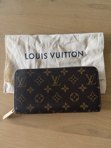 Louis Vuitton M42616 Monogram Canvas Zippy Wallet