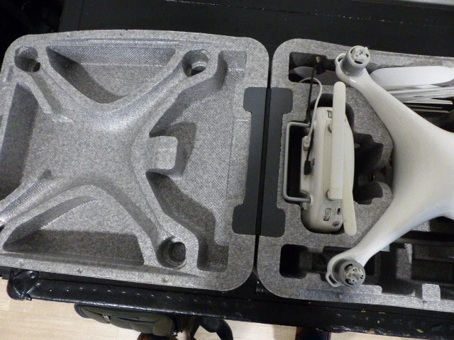 DJI Phantom 4 4K Camera Drone - White - Image 2 of 4