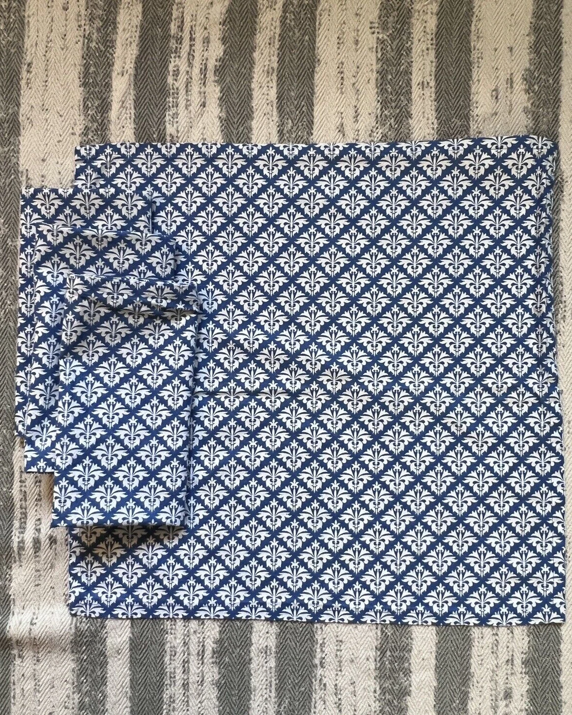 Hen House Linens Cloth Napkins - Thumbnail 2