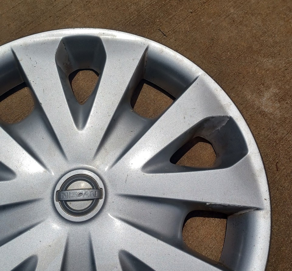 Nissan Versa hubcap 2012 2019 fits 15 inch wheels 40315 3BA0B 53087 04 eBay