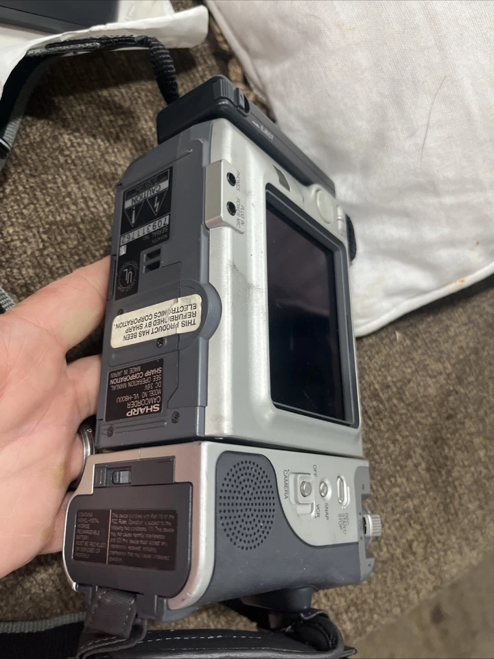 Sharp Viewcam VL-E650U Video 8 Camcorder UNTESTED AS IS PARTS  - Image 2 of 4