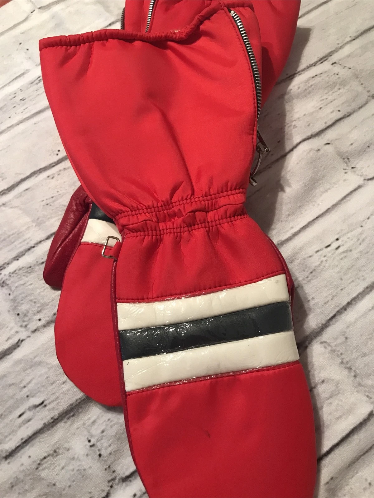Vintage 1970s 1980s MONTGOMERY WARD Nylon Ski Snow Vest Mittens Glove WM One Siz