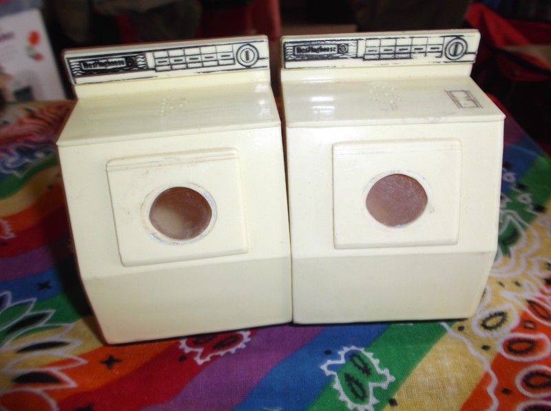 Vintage 1950s Westiinghouse Washer & Dryer Salt & Pepper Set