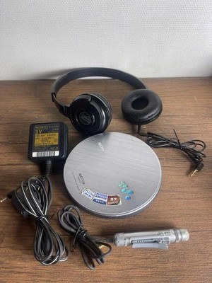SONY D-NE830 CD WALKMAN TRAGBARER CD PLAYER G-SCHUTZ MP3 ATRAC Silber DC3V