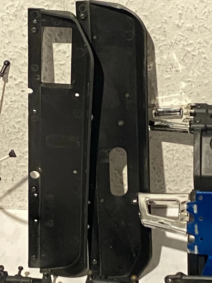 Thunder-Tiger MTA4 Dämpferbrücke,Stoßfänger V,H/RC-Box/Seitenschutz/Differential - Bild 3 von 4