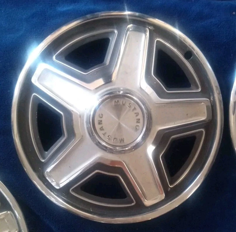 Ford Mustang Grande 1969 69 tapacubos 5 piezas usado OEM Foto 3 de 4
