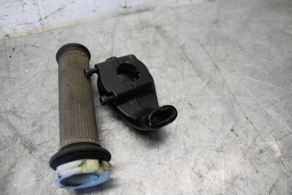 Yamaha YZF R6 2009 guía de carcasa de línea de cable de acelerador 3XW-26282-01-00 BB532 Foto 2 de 4