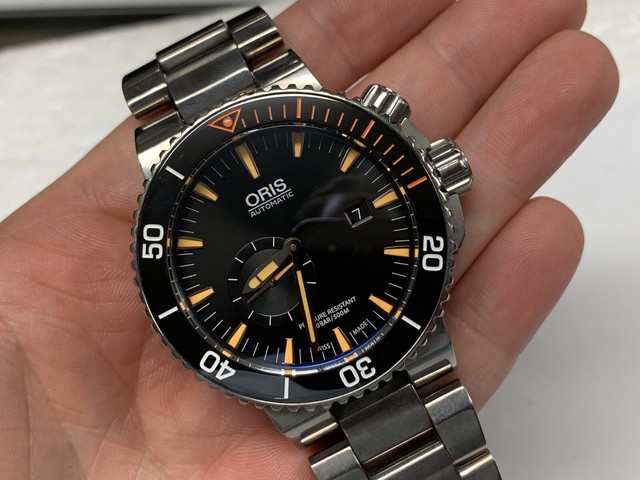 g shock 5600 negative display