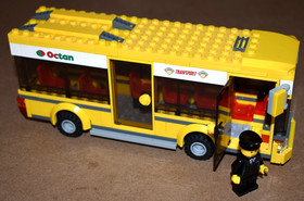 LEGO City 7641 City Corner 100% Complete with Instructions & 5 Minifigures