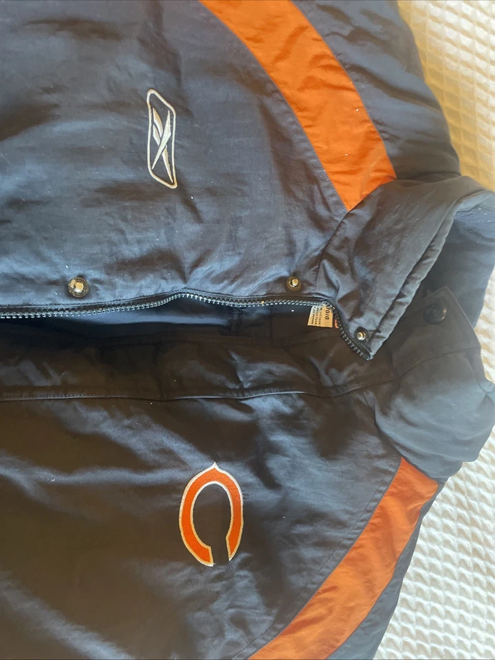 Chicago Bears NFL Team Apparel Reebok Men’s Large Winter Jacket - Image 3 of 4