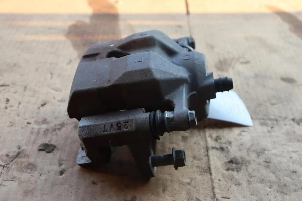 Toyota OEM Front Left Brake Caliper #47750-47060 for Corolla — 第 4/4 张图片