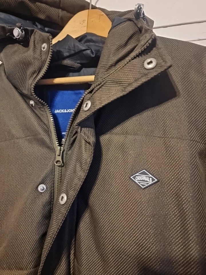 Jack&Jones Originals Jornewport  Padded Puffer Jacket Hooded. Large - Image 2 of 4