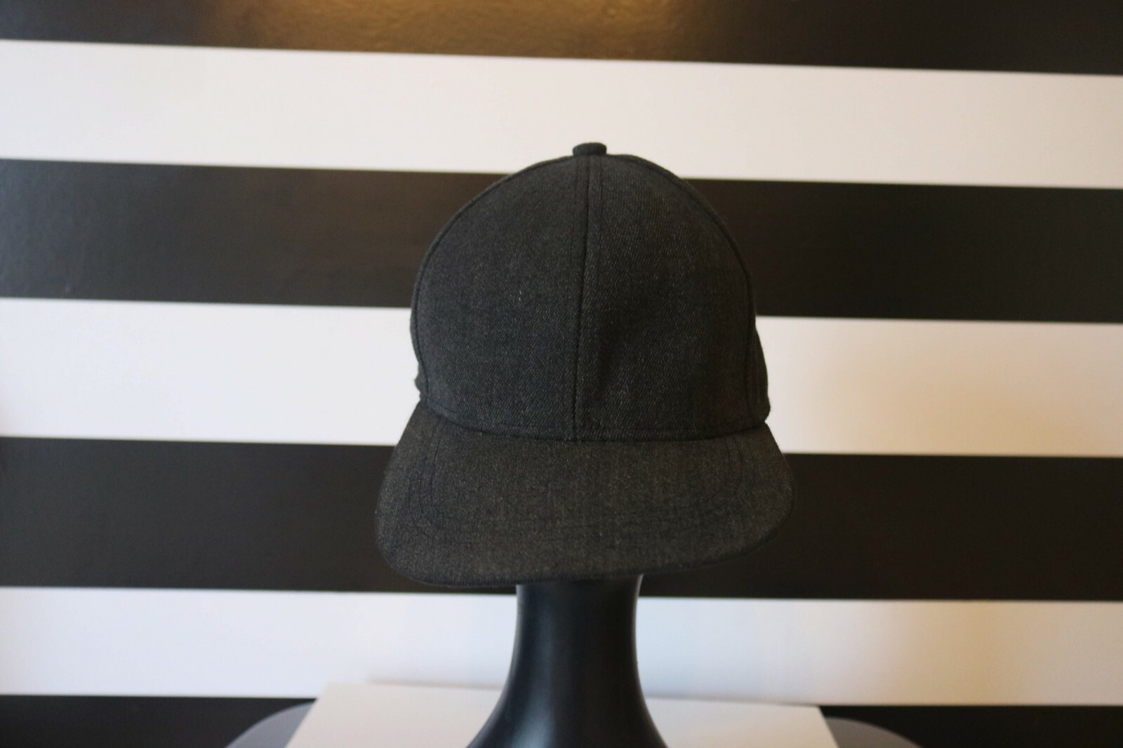 Grey Snapback Baseball Cap Jeans Hat One Size  -image