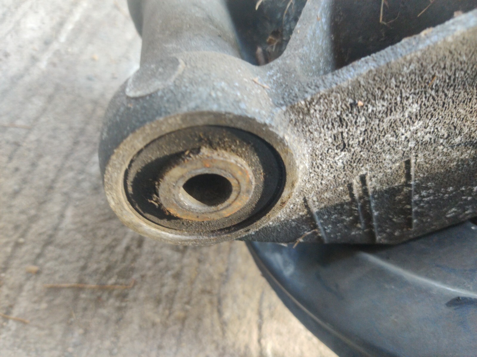 1997 2006 JAGUAR XK8 CONVERTIBLE SPINDLE KNUCKLE HUB REAR PASSENGER