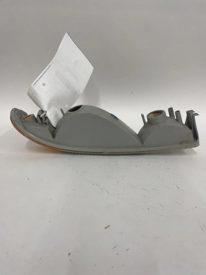 1999-07 GMC Sierra 1500 LH Park Lamp-Turn Signal (below Headlamps) 16524675 - Image 4 of 4