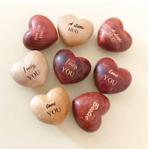 Valentine's Day Gift Little Pocket Hug Wooden Heart Token Wedding Ornaments - Afbeelding 1 van 14