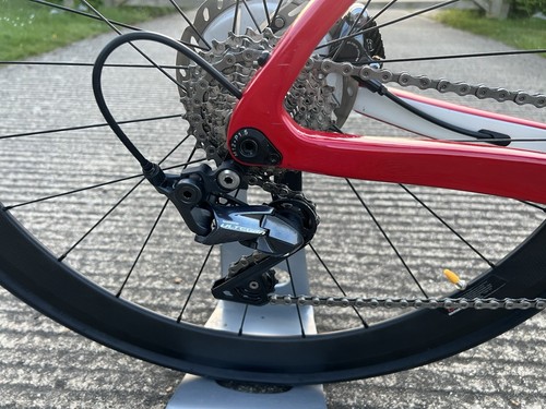 Ribble Endurance SL Disc, Ultegra, Carbon Wheels, Integrated Bars - Picture 15 of 16