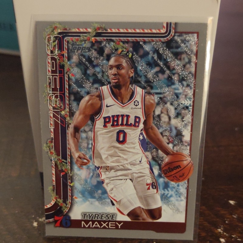 2025-26 Topps Holiday Tyrese Maxey #H17 Philadelphia 76ers NBA Card