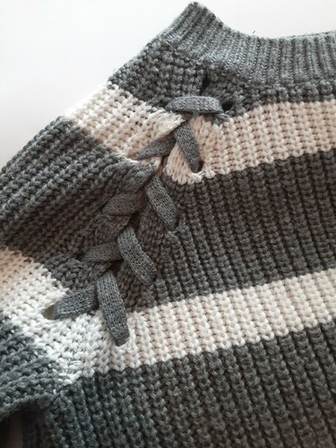 Pinque Women Gray and White Striped Pullover Sweater Size XS - Picture 8 of 8