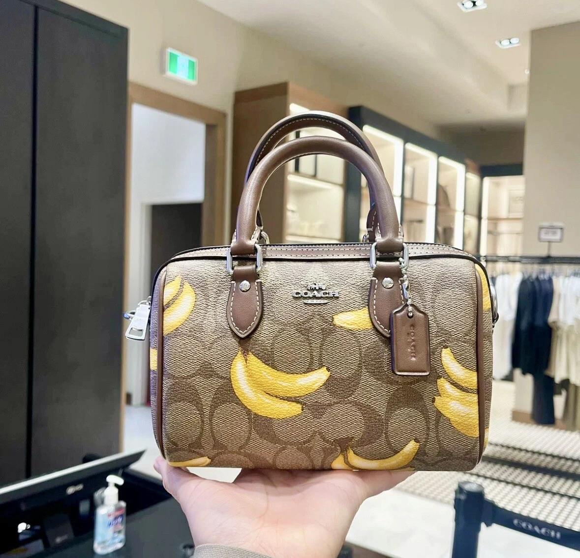 Tracolla Coach Mini Rowan nuova con etichette firmata con stampa a banana CR246