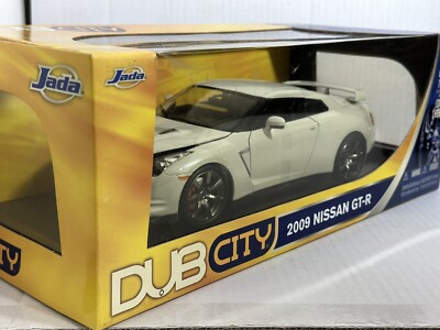 JADA DUB CITY 2009 NISSAN GT-R R35 PEARL WHITE 1:18 DIECAST MODEL