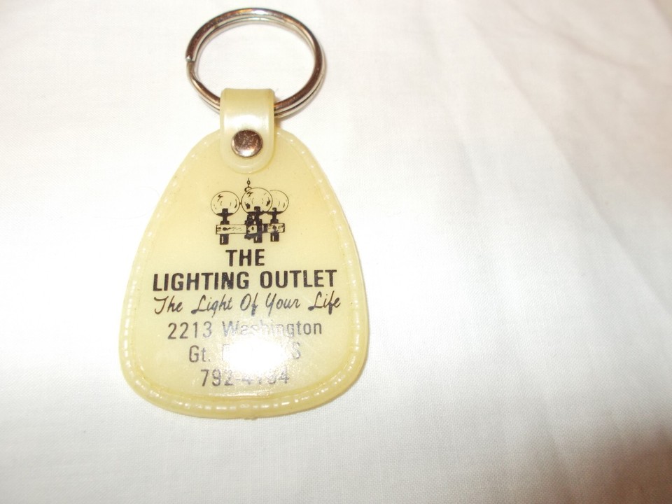 VINTAGE THE LIGHTING OUTLET GREAT BEND, KS KANSAS KEYCHAIN eBay
