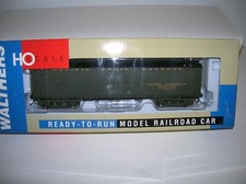 WALTHERS HO 932-5472 " PFE WOOD REEFER " , LOT  20510