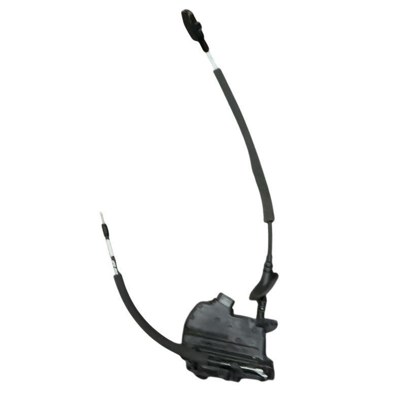 Serrure porte arrière droite bloquée sur Clio 4 ? Solution de remplacement 825004167R