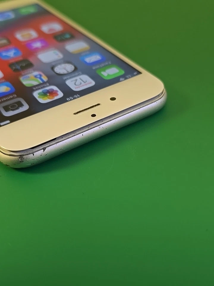 Apple iPhone 6 (Unlocked) 16gb in Silver -   Faulty Read.   (DK745) - Image 4 of 4