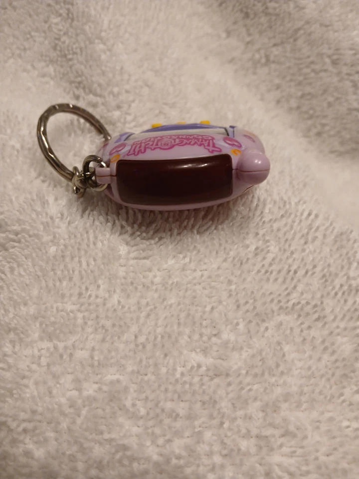 Tamagotchi Bandai Hearts w/ Halo & Angel Wings Connection 2004 V3 Pink Purple - Image 3 of 4