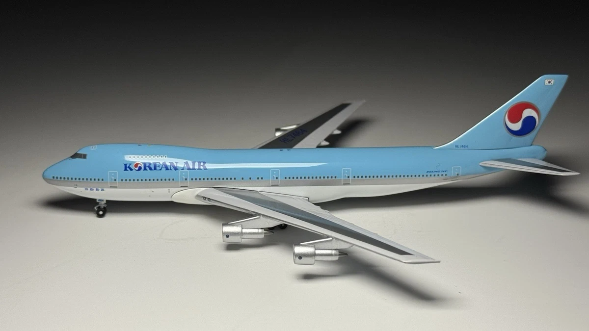 AeroClassics Boeing 747 1:400 Diecast Aircraft & Spacecraft for