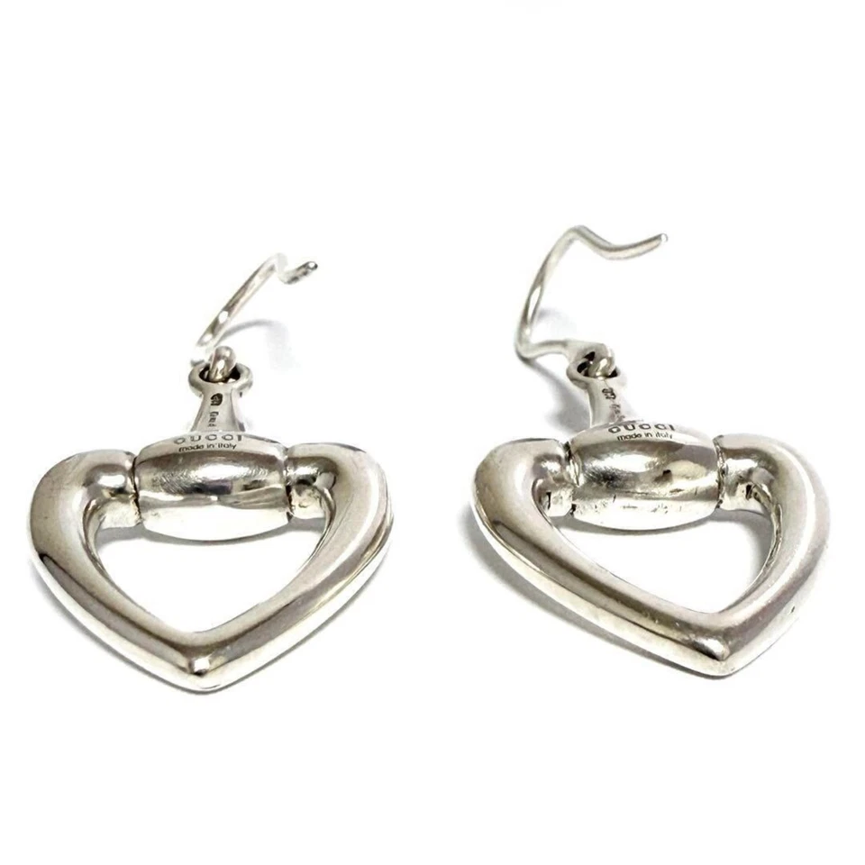 Pendientes Gucci para mujer Horsebit corazón gancho plata Foto 3 de 4