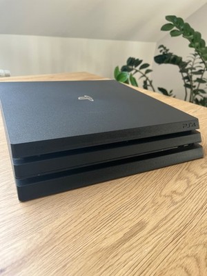 Sony PlayStation 4 Pro 1TB - CUH7216B - Sehr guter Zustand