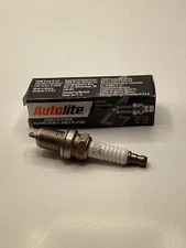 Box of 4 - Autolite APP3923 Double Platinum Automotive Replacement Spark Plug