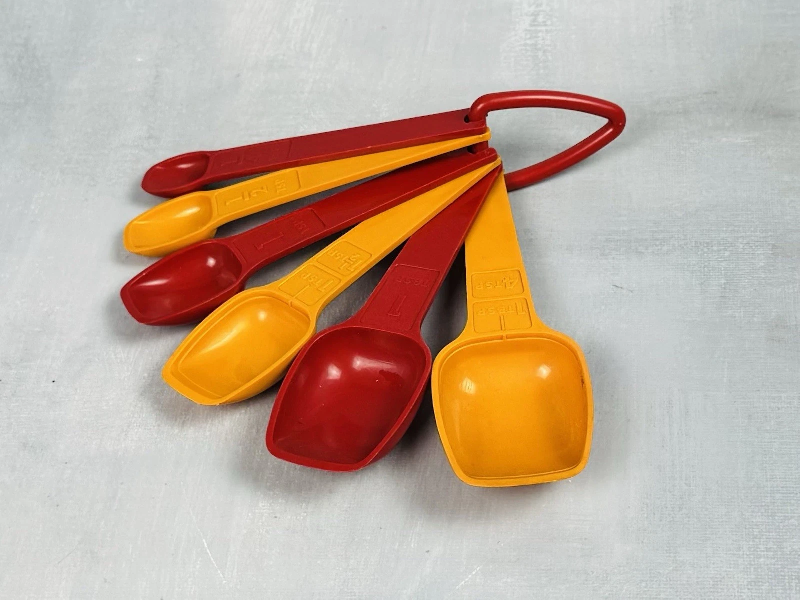 Tupperware Measuring Spoons Harvest Orange & Red Complete Set 6 D Ring Vtg Aa