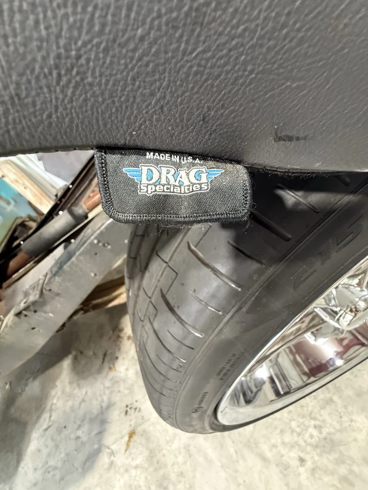 Asiento 2-up estilo cuchara lisa negra Drag Specialties para Harley 97-07 Touring Foto 2 de 4