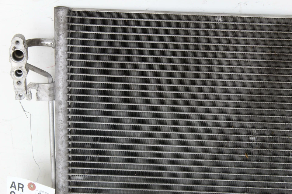 Конденсатор LAND ROVER LR3 05 06 07 08 09 - Изображение 2 из 4