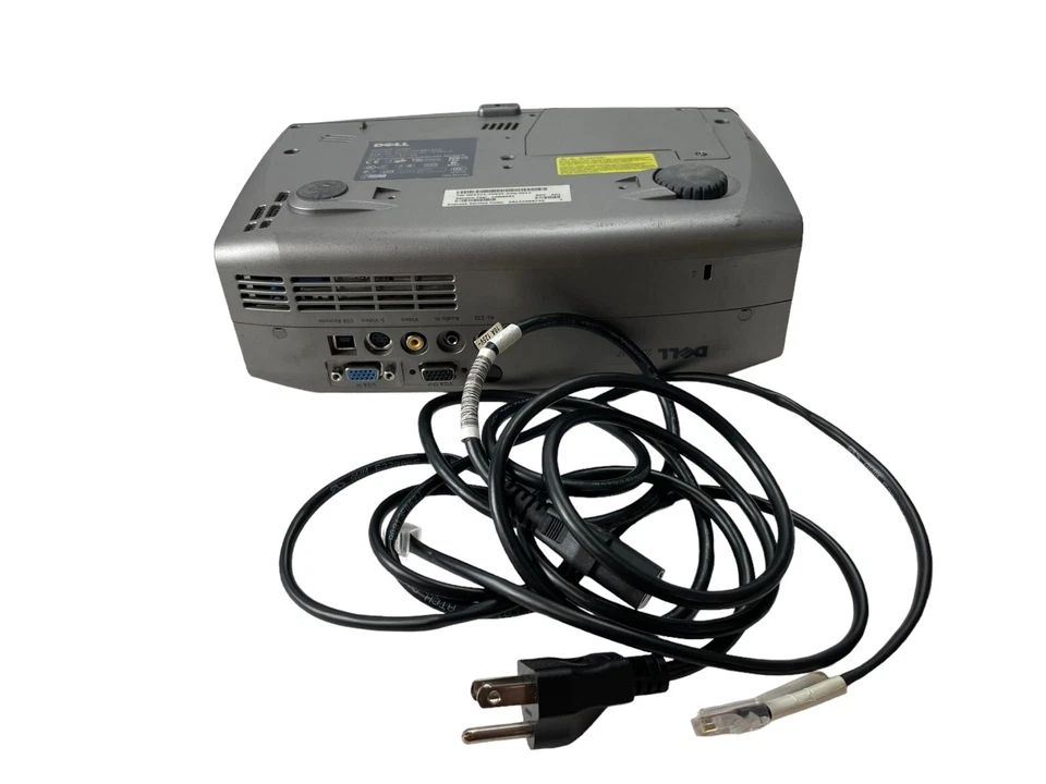 Dell 2300MP DLP Projector with power supply &Travel Case , excellent condition! - Image 2 of 4