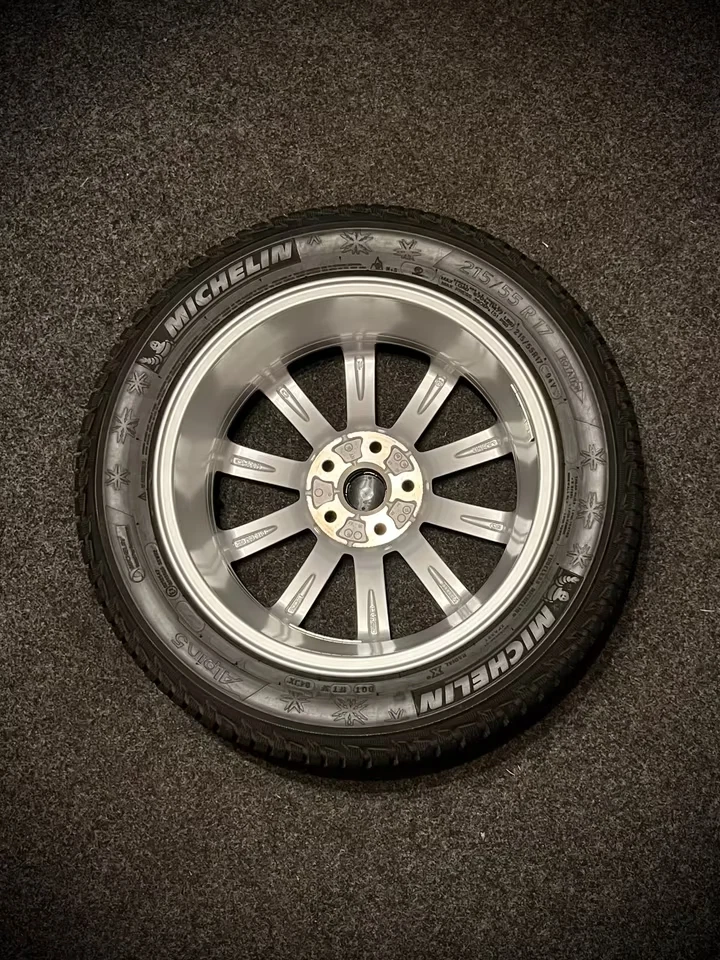 VW T-Roc Dijon 17 Zoll Felgen Winterreifen Winterräder 5G0601025K - Bild 3 von 4