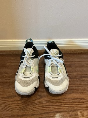 Nike White and Black Sneakers Modern Athletic Design