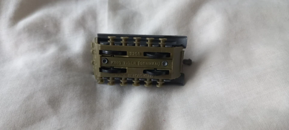 Collection of 6 Vintage Die Cast Cars - Various Makes - Ford,Tank etc - Image 2 of 4