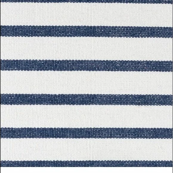 Декоративная подушка Surya Charlize тонкая полоса, 22 дюйма x 22 дюйма Цвет: темно-синий. Стоимость $300 - Изображение 2 из 2