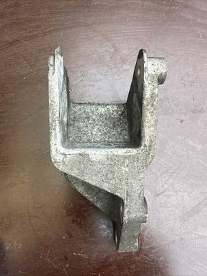 Vauxhall ASTRA J A13dtr 1.3 CDTI Engine Mount Bracket GM 13324497 