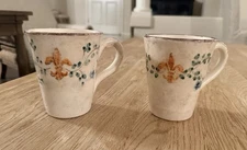 Arte Italica Medici 2 Mugs Hand Painted Italy MINT 4-3/4”