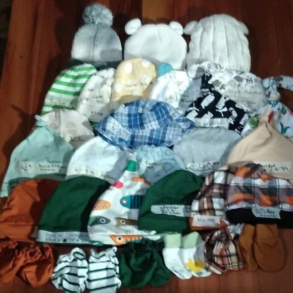 HUGE Lot of Baby Boy Hats & No Scratch Mittens 0-12 Months, 29 Piece Bundle
Opens in a new window or