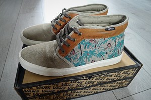 vans chukka boot suede