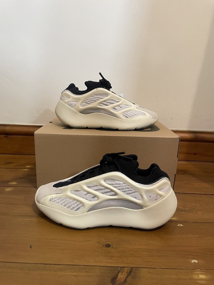 Adidas Yeezy Boost 700 V3 Azael Size UK