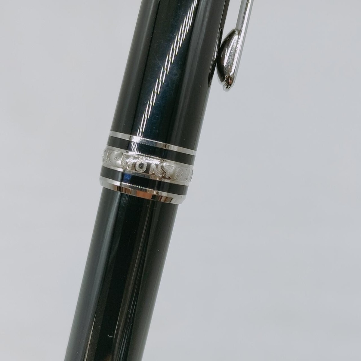Montblanc 2866 Meisterstück Classique Ballpoint Pen - Black