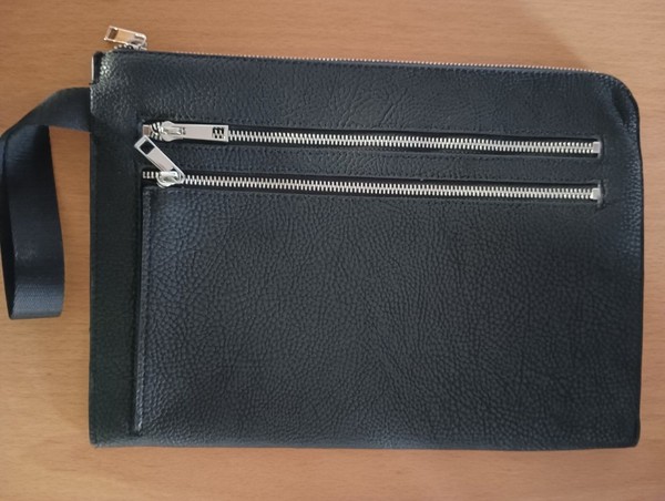Portafolios Bolso Negro Hombremarca ZARA