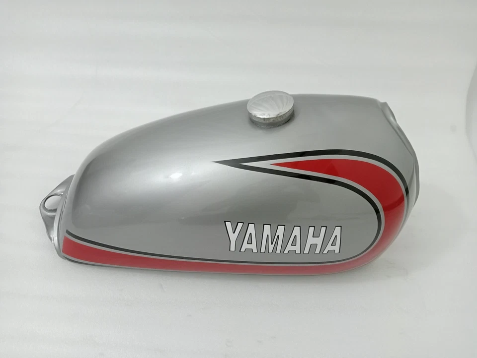 Tanque de gasolina Yamaha MX250 MX 250 MX360 SC500 1973 1974 aleación pintada plateada + tapa Foto 3 de 4